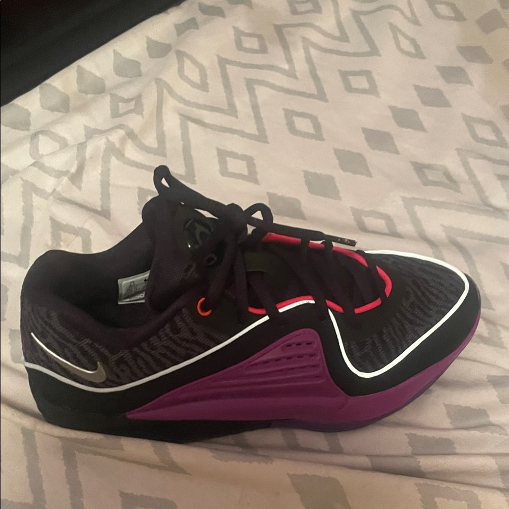 Nike Women's Black and Purple Sneakers
